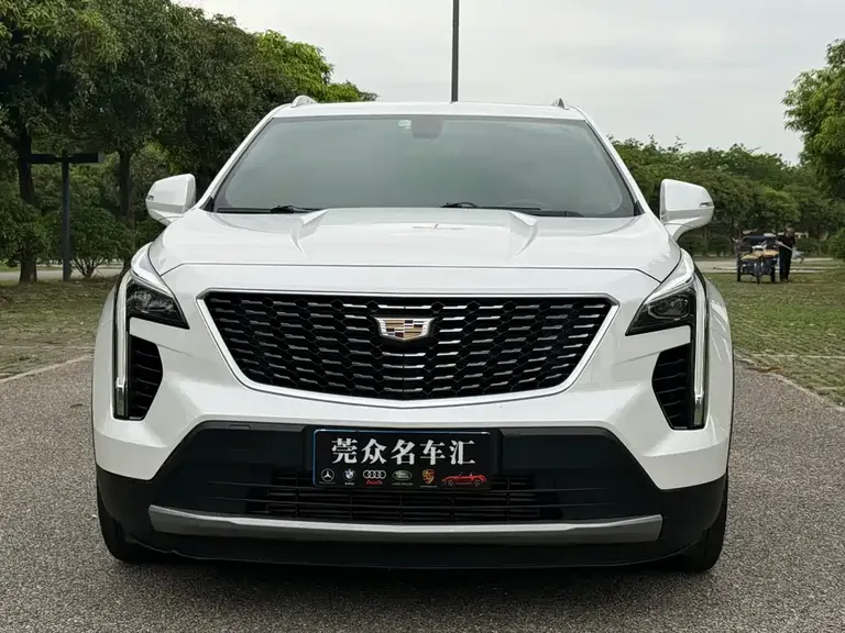 Cadillac XT4 28 T 2 WD Leading