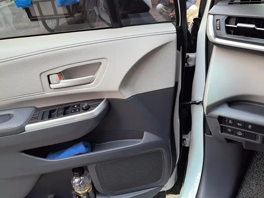 Granvia 2.5 L Hybrid Comfort