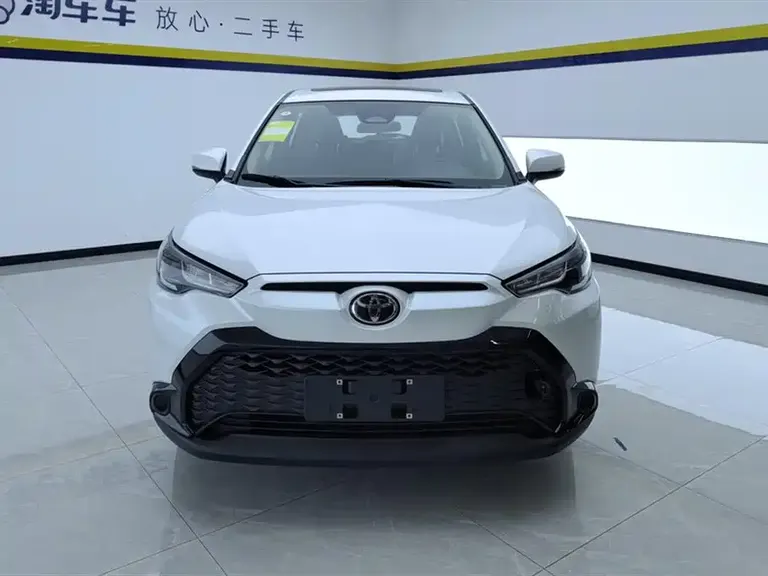 Toyota Frontlander 2.0 L CVT Leading plus