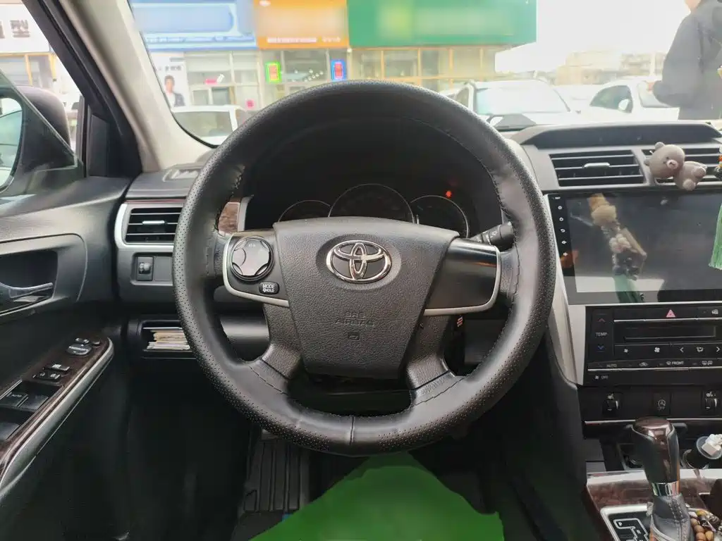 Camry 2.0 G 10 th Anniversary Commemorative Leading