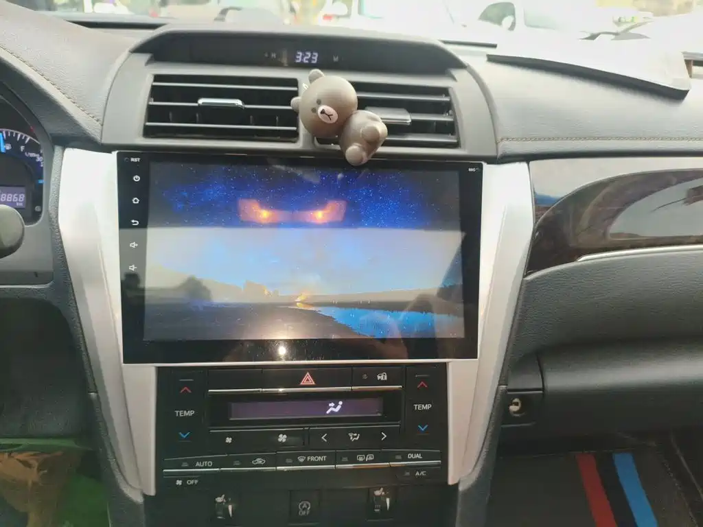 Camry 2.0 G 10 th Anniversary Commemorative Leading