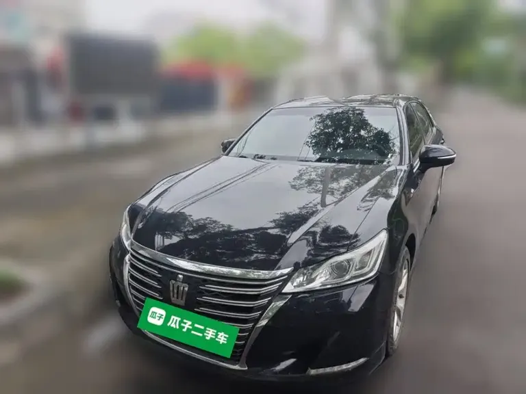 Toyota Crown 2.5 L Smart Enjoyment