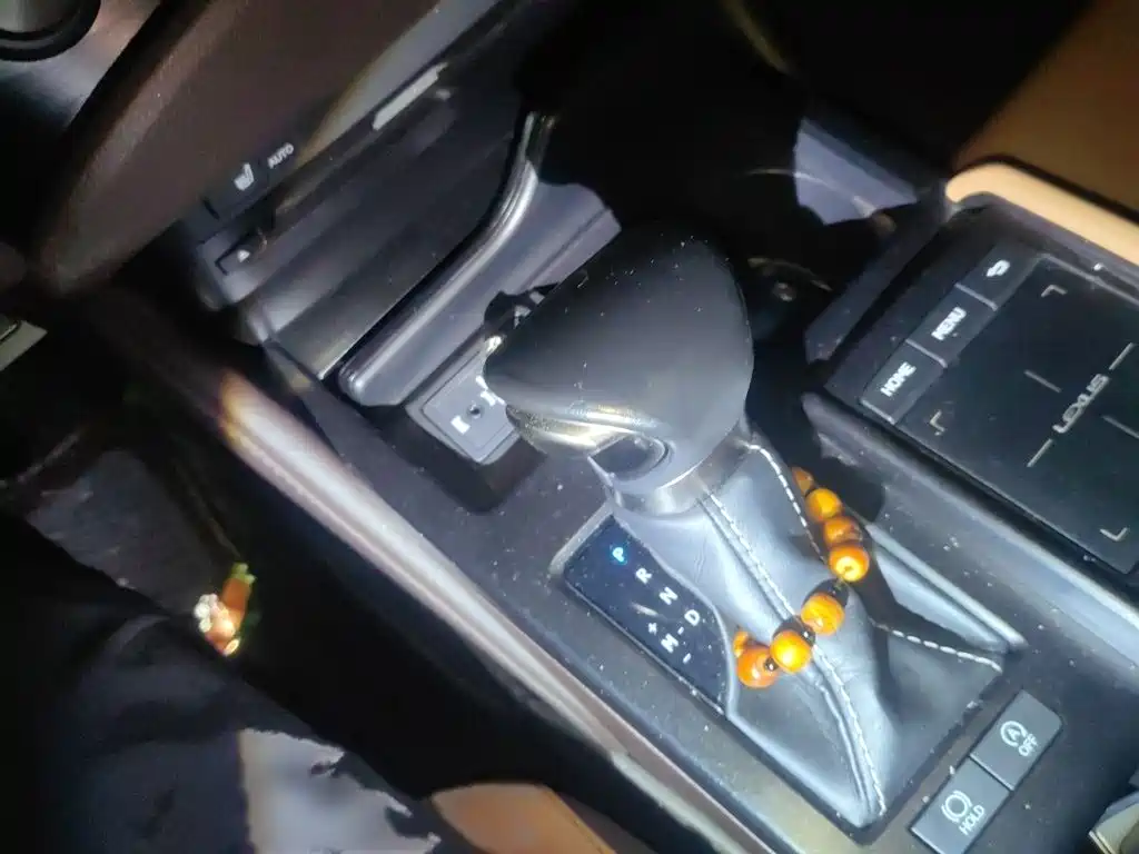 Lexus ES 200 Outstanding