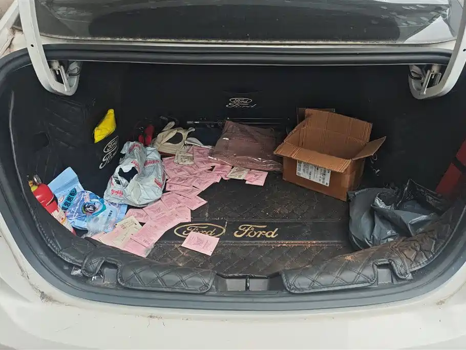 Escort 1.5 L Auto Diamond