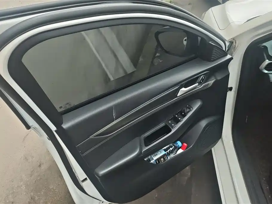 Escort 1.5 L Auto Diamond