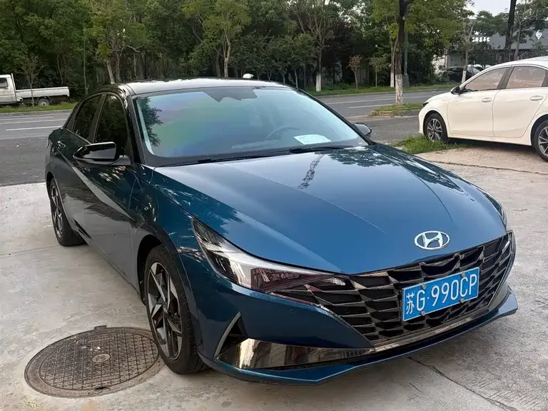 Hyundai Elantra 1.5 L CVT LUX Distinguished