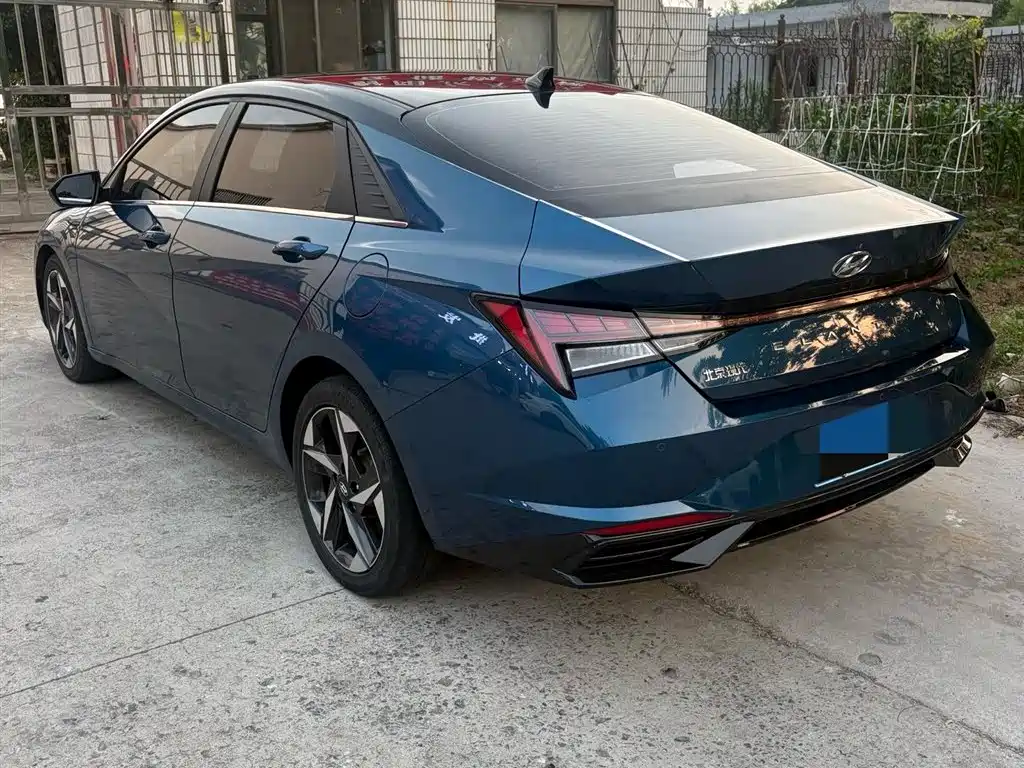 Elantra 1.5 L CVT LUX Distinguished