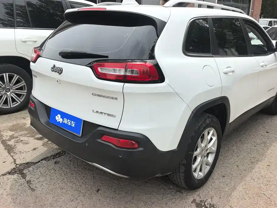 Cherokee 自由光 2017款 2.0 L 领先版