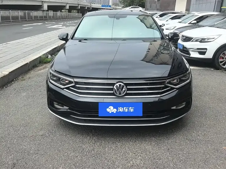 Volkswagen Magotan 330 TSI DSG Luxury