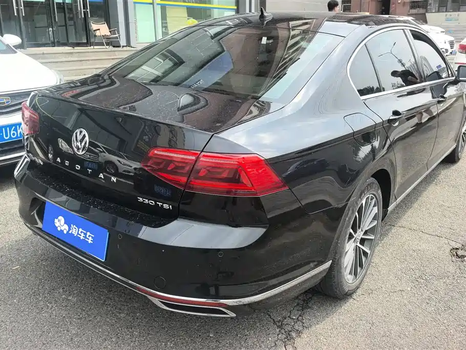 Magotan 330 TSI DSG Luxury