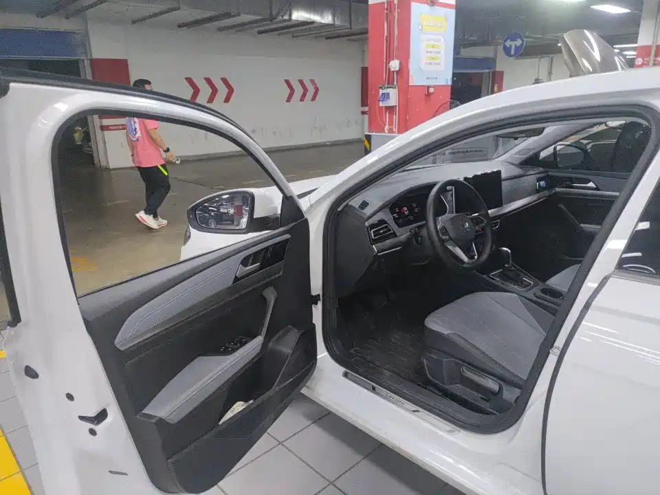 Lavida 1.5 L Auto Comfort