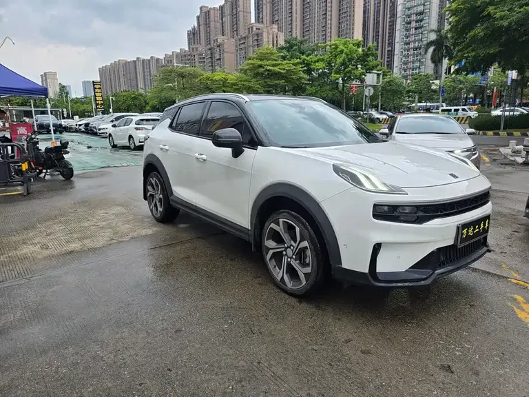 Lynk & Co 06 Remix 1.5 T Power Halo
