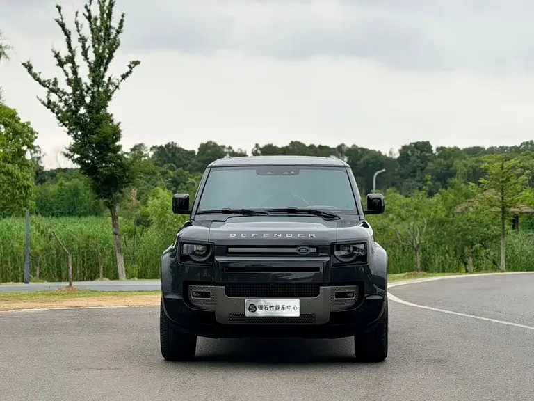 Land Rover Defender 110 3.0 T P400 X-Dynamic HSE