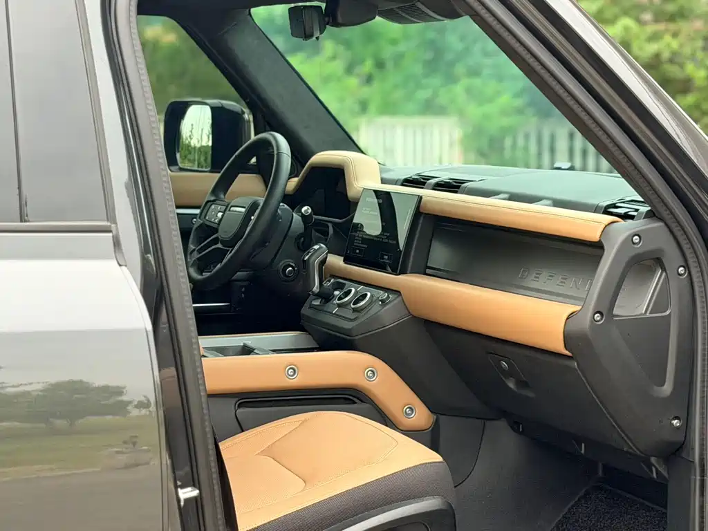 Land Rover Defender 110 3.0 T P400 X-Dynamic HSE