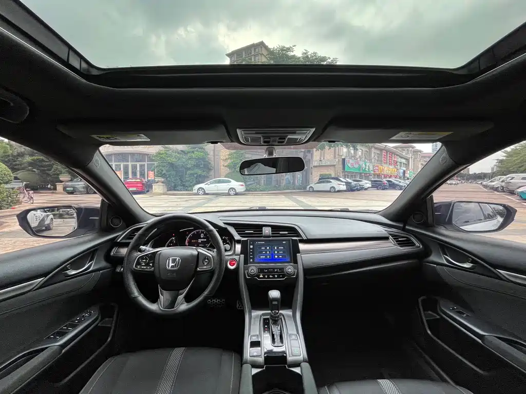 Civic HATCHBACK 220 TURBO CVT Trend Cool Control
