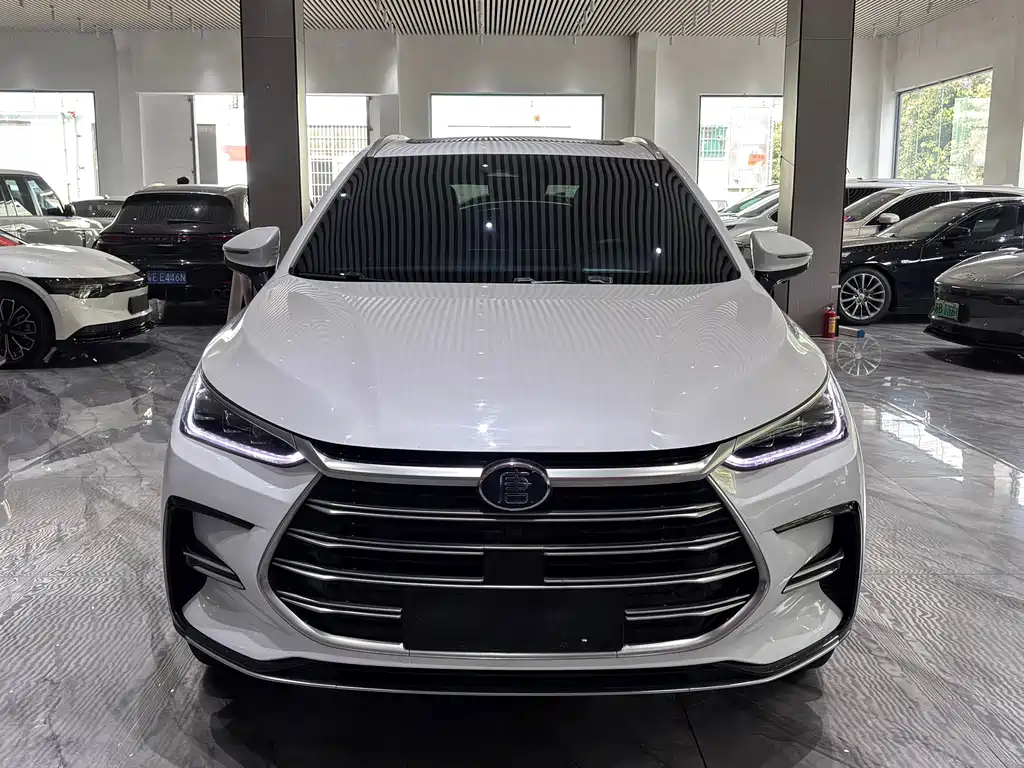 Tang NEV DM-i 112 KM Honored