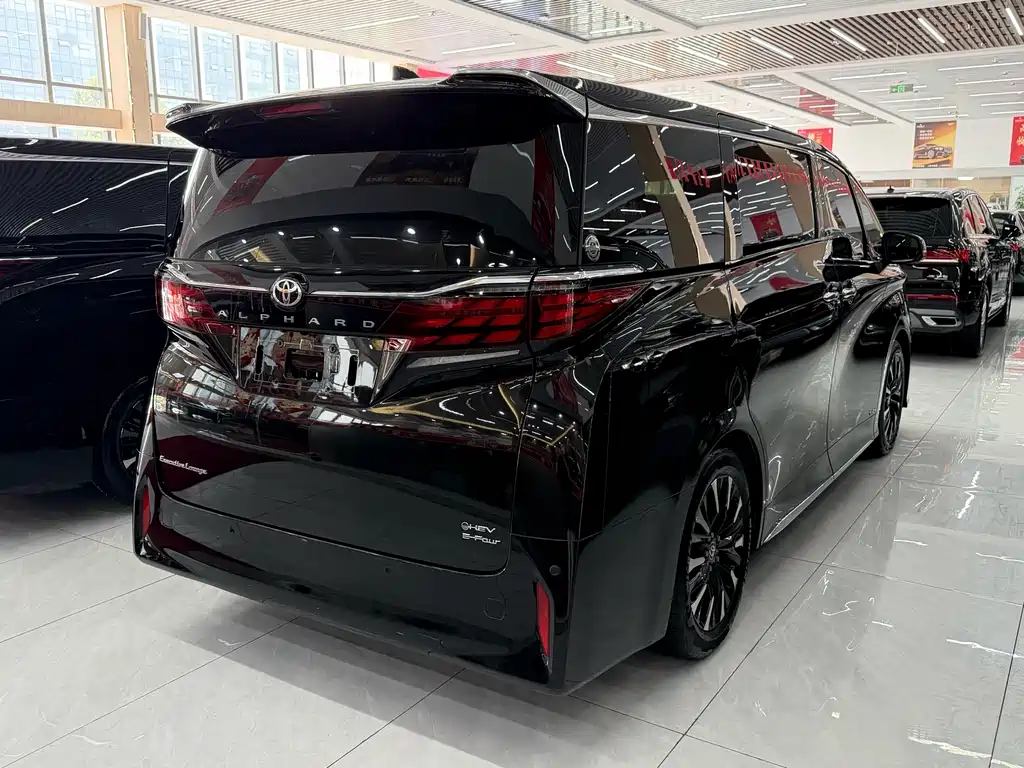 Alphard Dual Engine 2.5 L Distinguished