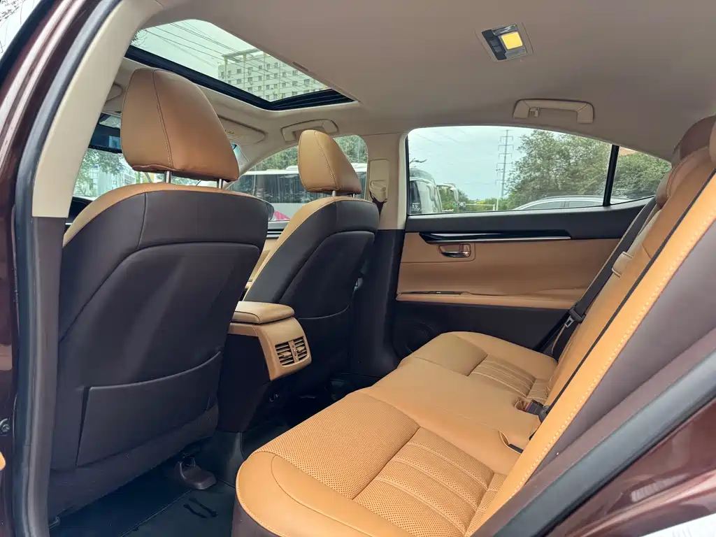 Lexus ES 200 Elite
