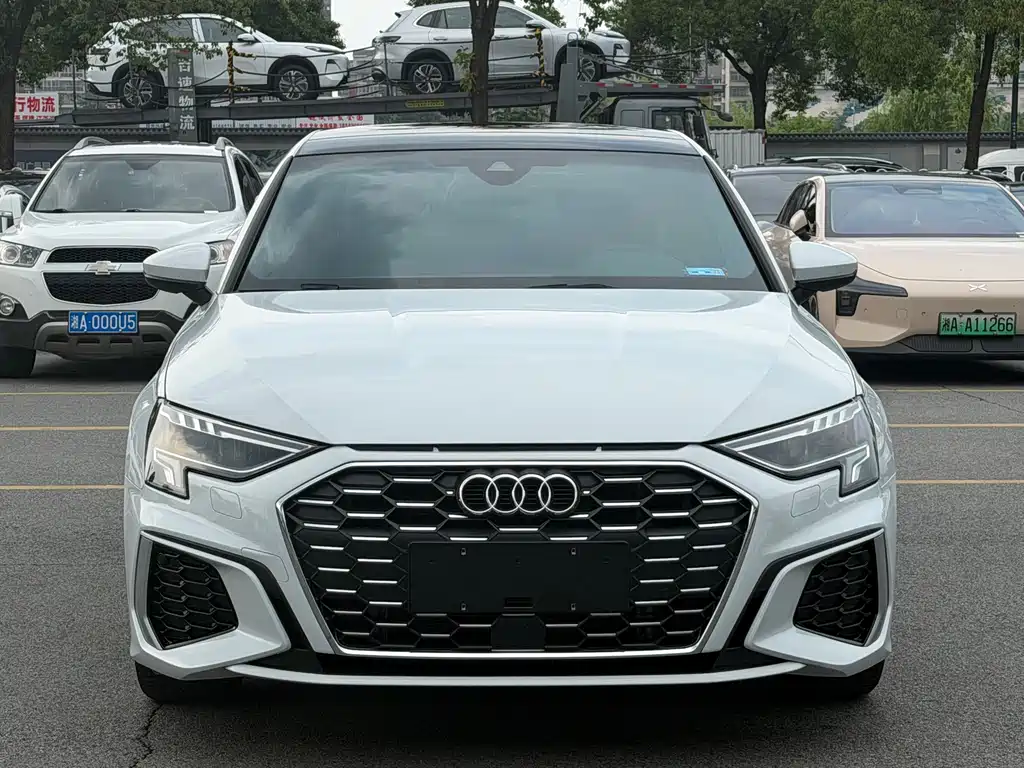 Audi A3 A3 L Limousine 35 TFSI Luxury Sport