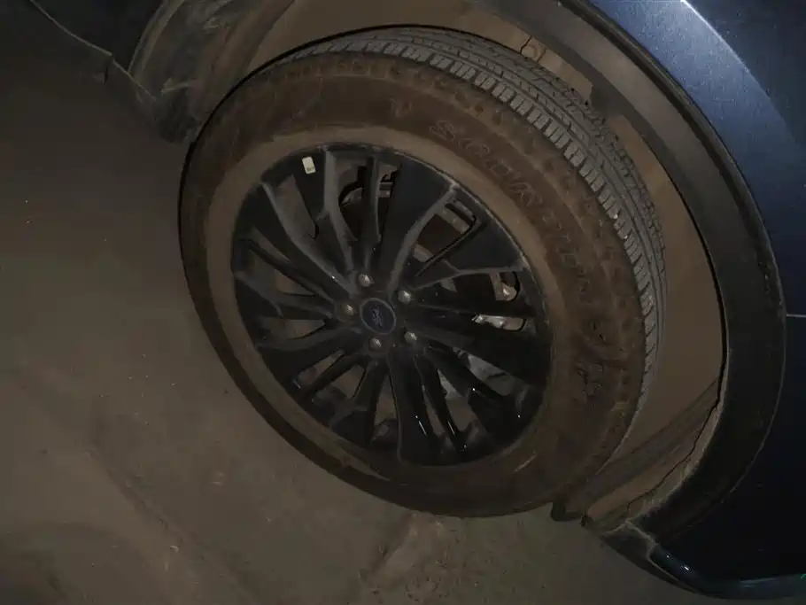 Escape EcoBoost 245 2 WD Shine Enjoyment