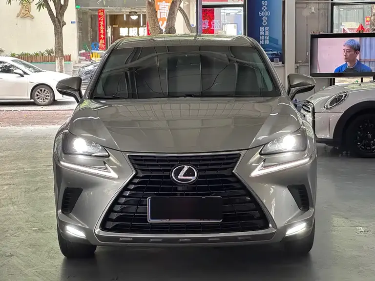 Lexus NX 200 FWD Sharp Travel CN-VI