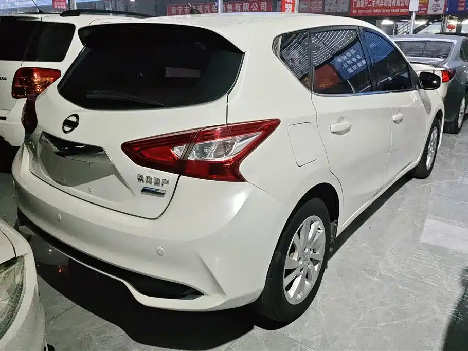 Tiida 1.6 L CVT Cool Motion
