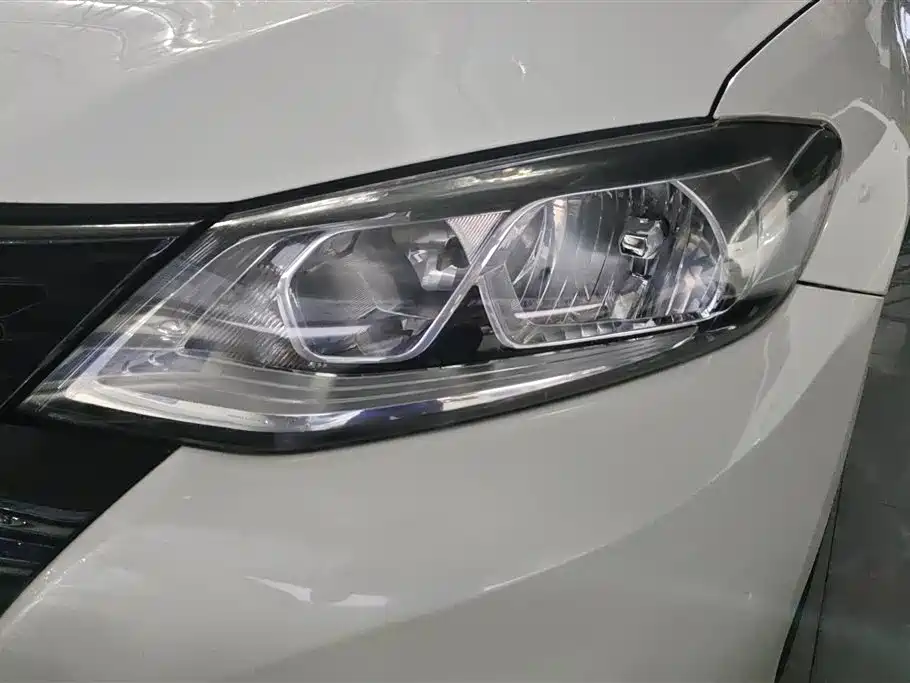 Tiida 1.6 L CVT Cool Motion