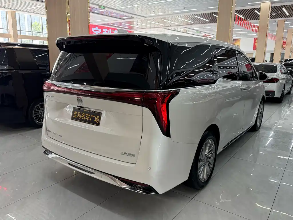 Century 2.0 T 6-seat Heritage