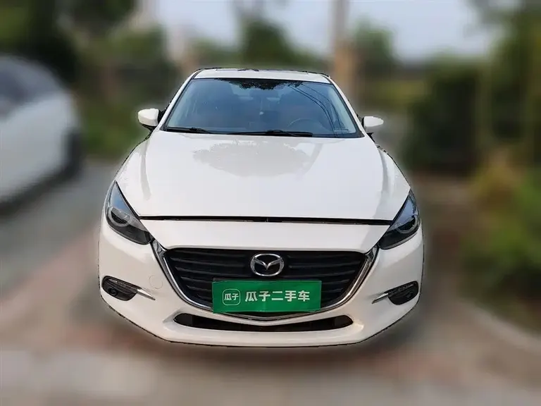 Mazda 3 Axela Sedan 1.5 L Auto Luxury CN-V