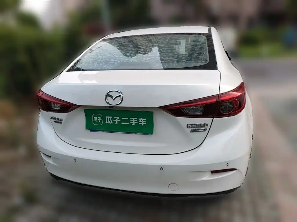 Mazda 3 Axela Sedan 1.5 L Auto Luxury CN-V