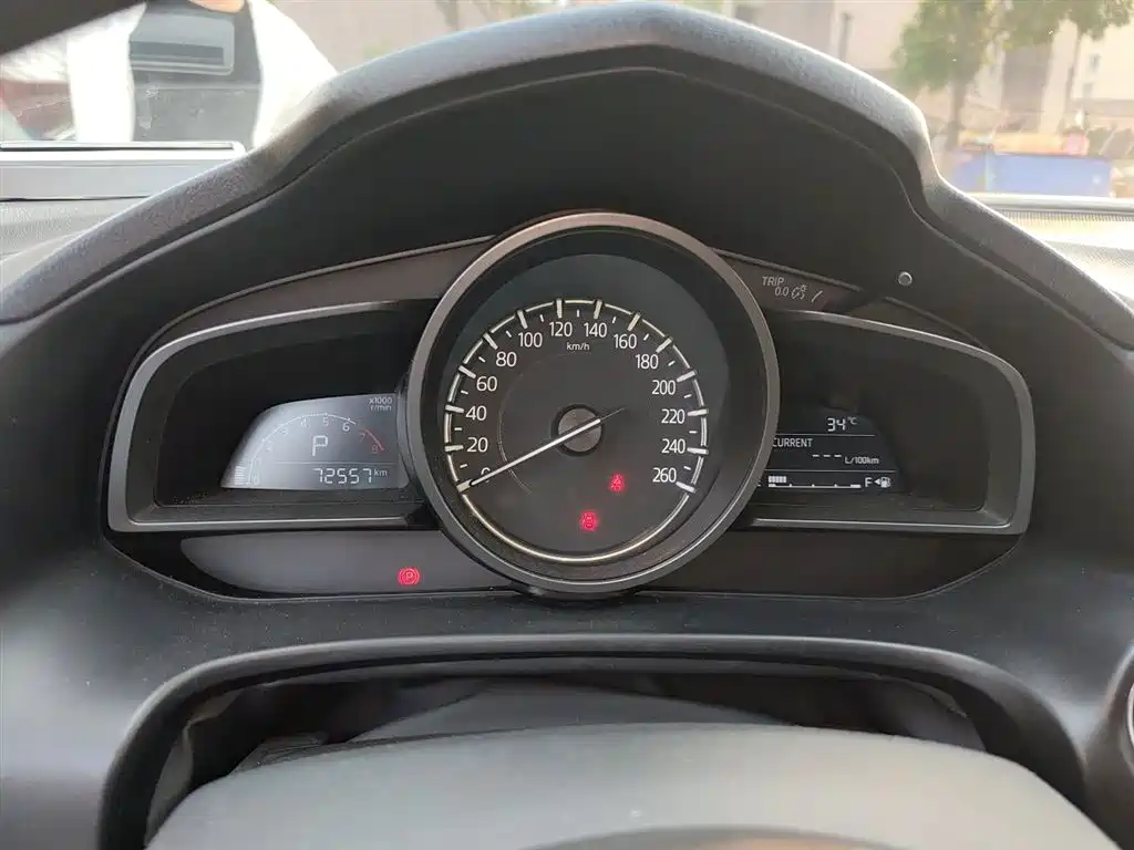 Mazda 3 Axela Sedan 1.5 L Auto Luxury CN-V