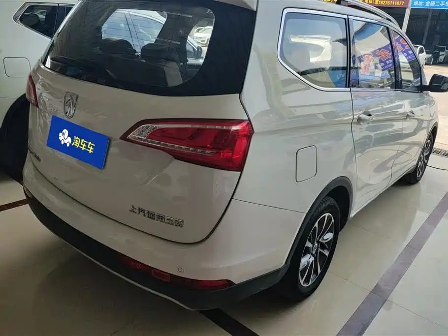 Baojun 730 1.5 T DCT Flagship 7-seat CN-V