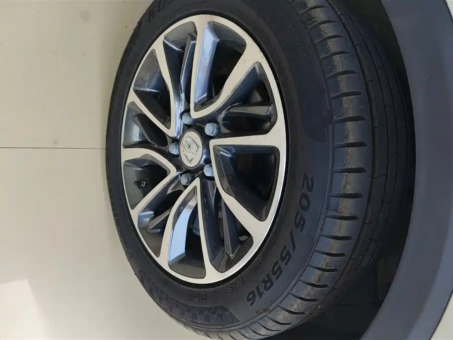 Baojun 730 1.5 T DCT Flagship 7-seat CN-V