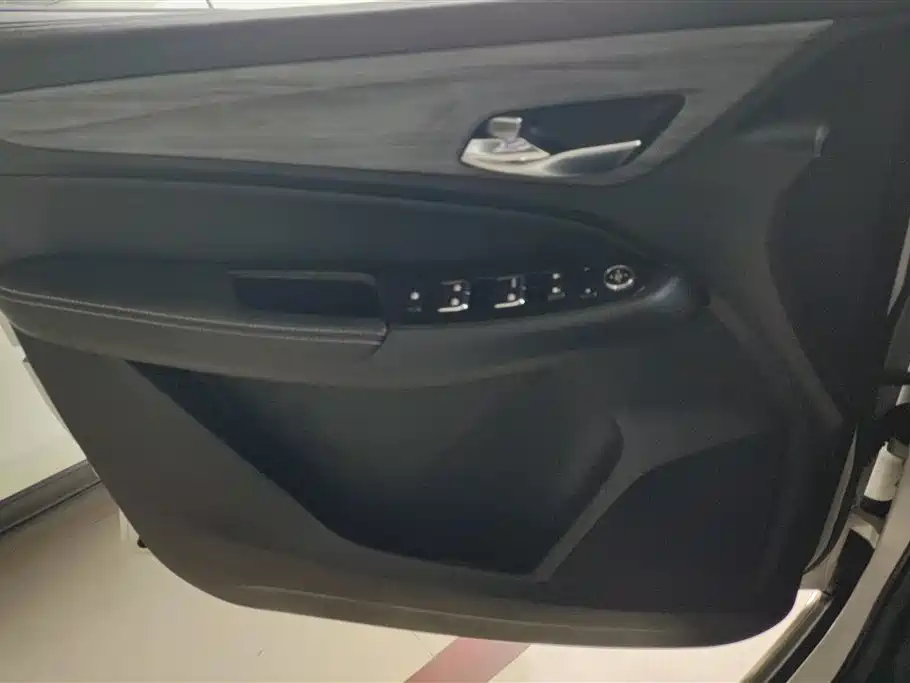 Baojun 730 1.5 T DCT Flagship 7-seat CN-V