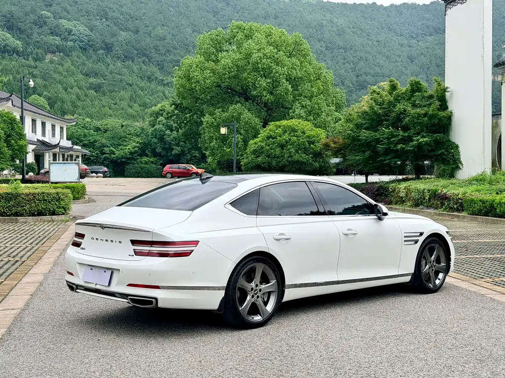 Genesis G80 2.5 T RWD Flagship