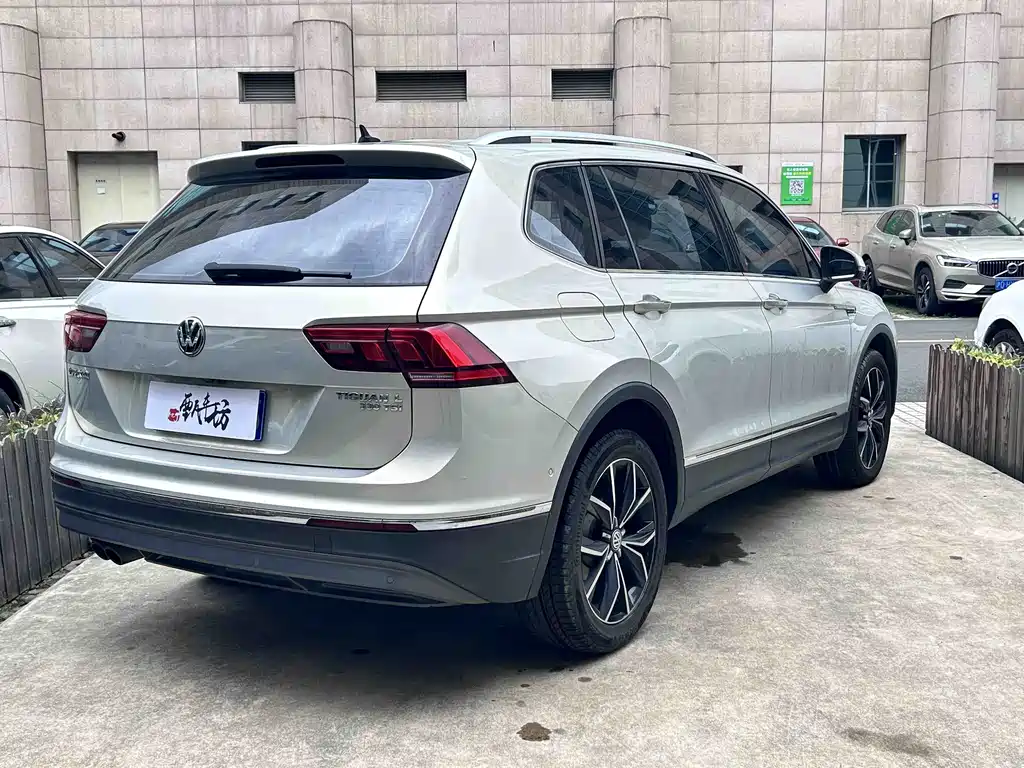 Tiguan L Facelift 330 TSI Auto 2 WD Smart Motion Luxury CN-VI