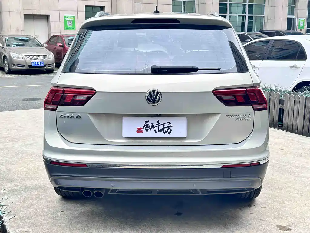 Tiguan L Facelift 330 TSI Auto 2 WD Smart Motion Luxury CN-VI