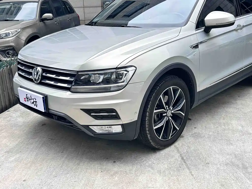 Tiguan L Facelift 330 TSI Auto 2 WD Smart Motion Luxury CN-VI