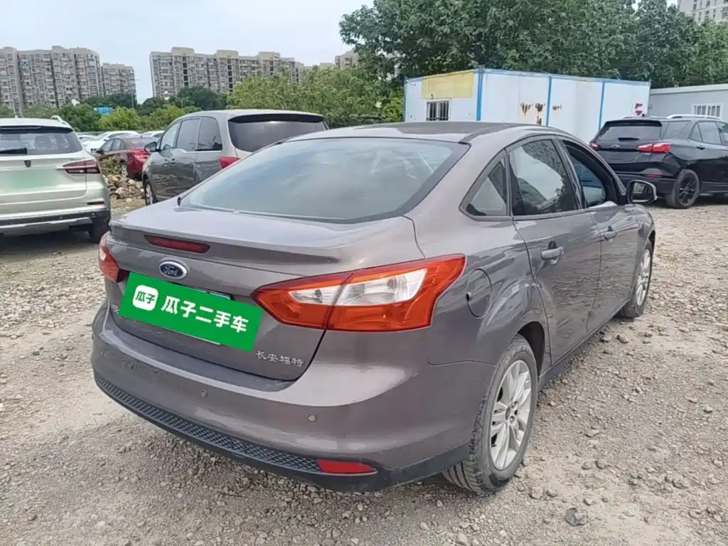 Focus Sedan 1.6 L Auto Comfort