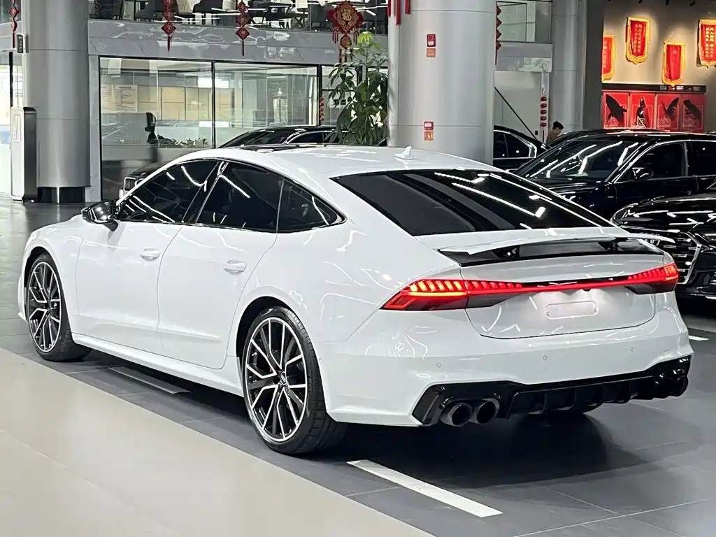 Audi A7 奥迪A7 2022款 55 TFSI quattro 尊享型