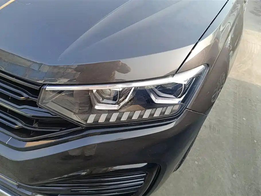 Tayron 380 TSI 4 WD R-Line Connected