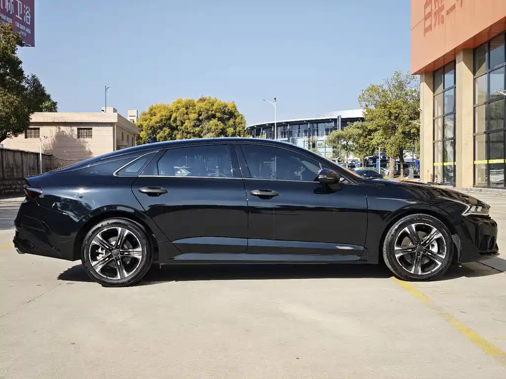 Kia K5 380 T GT-Line Refreshed