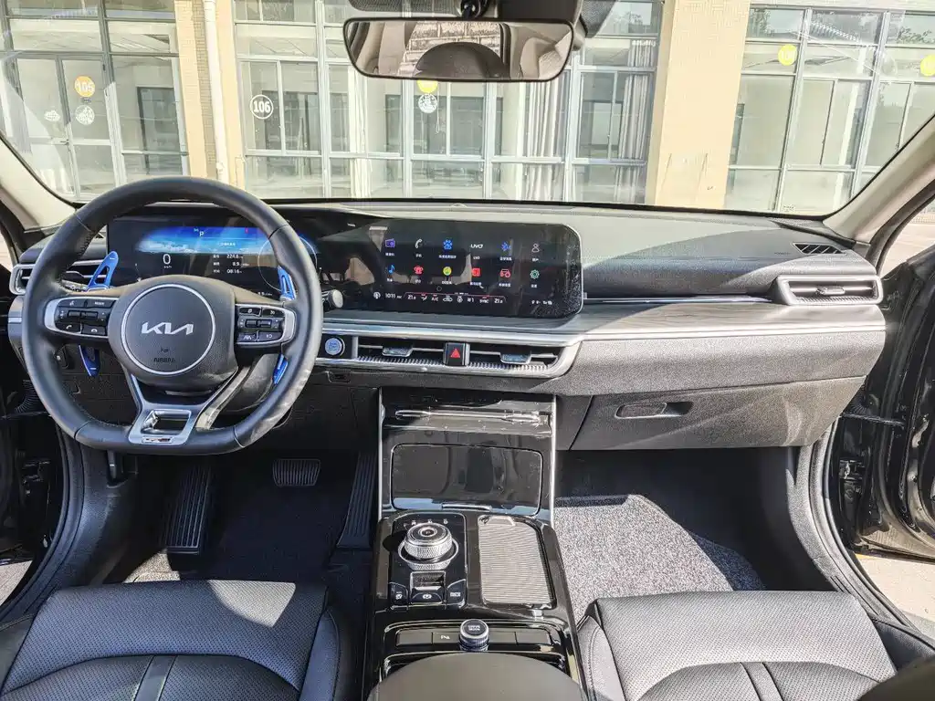 Kia K5 380 T GT-Line Refreshed
