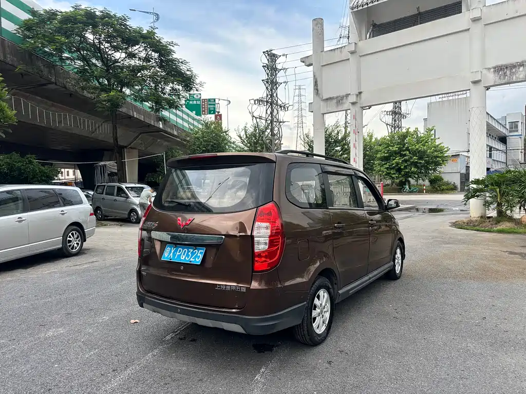 Wuling Hongguang 1.5 L S Comfort