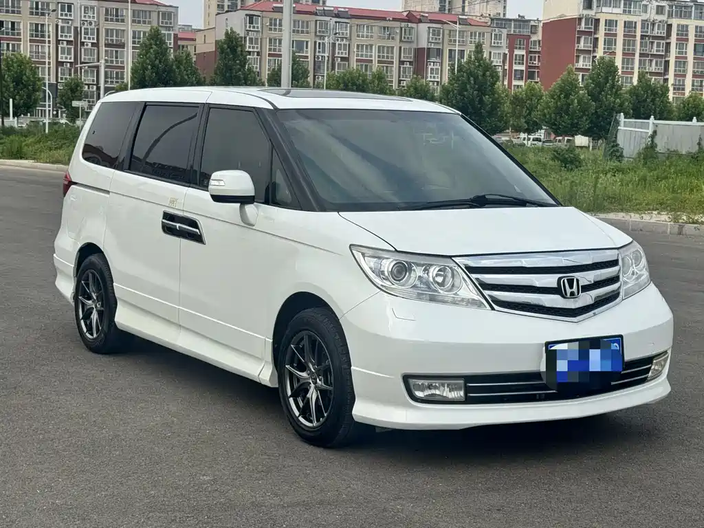 Elysion 2.4 L VTi-S Distinguished