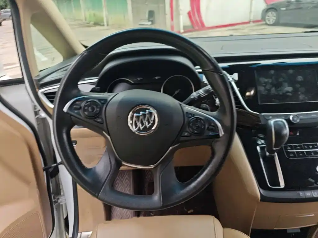 Buick GL8 ES 28 T Luxury CN-V