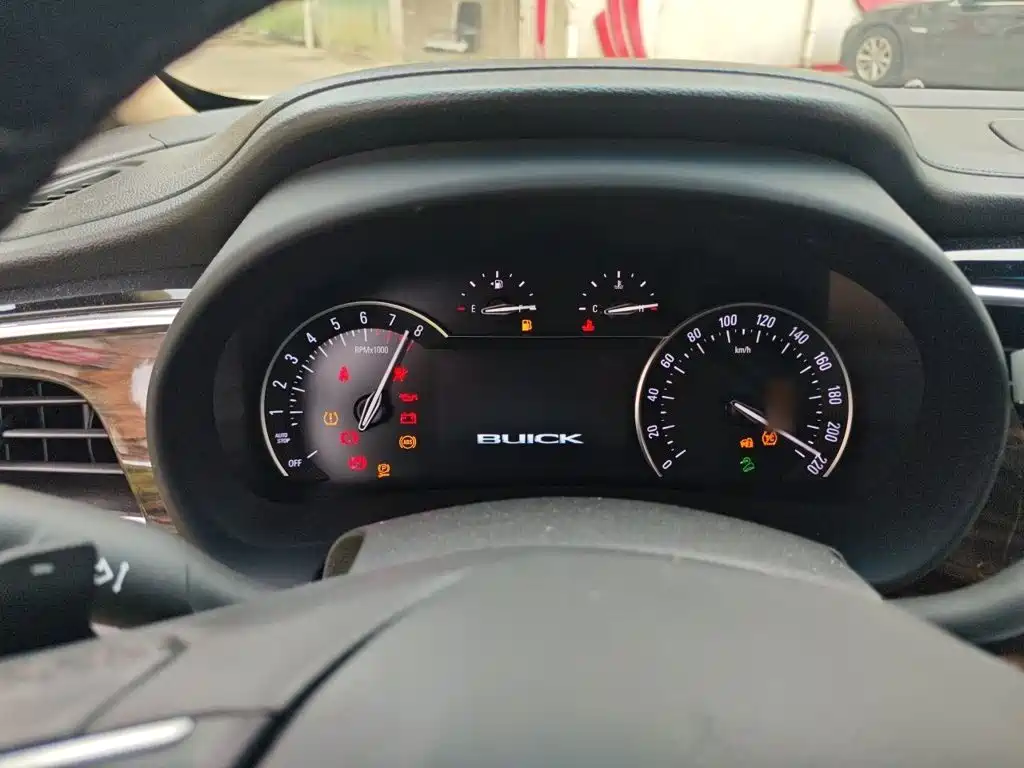 Buick GL8 ES 28 T Luxury CN-V
