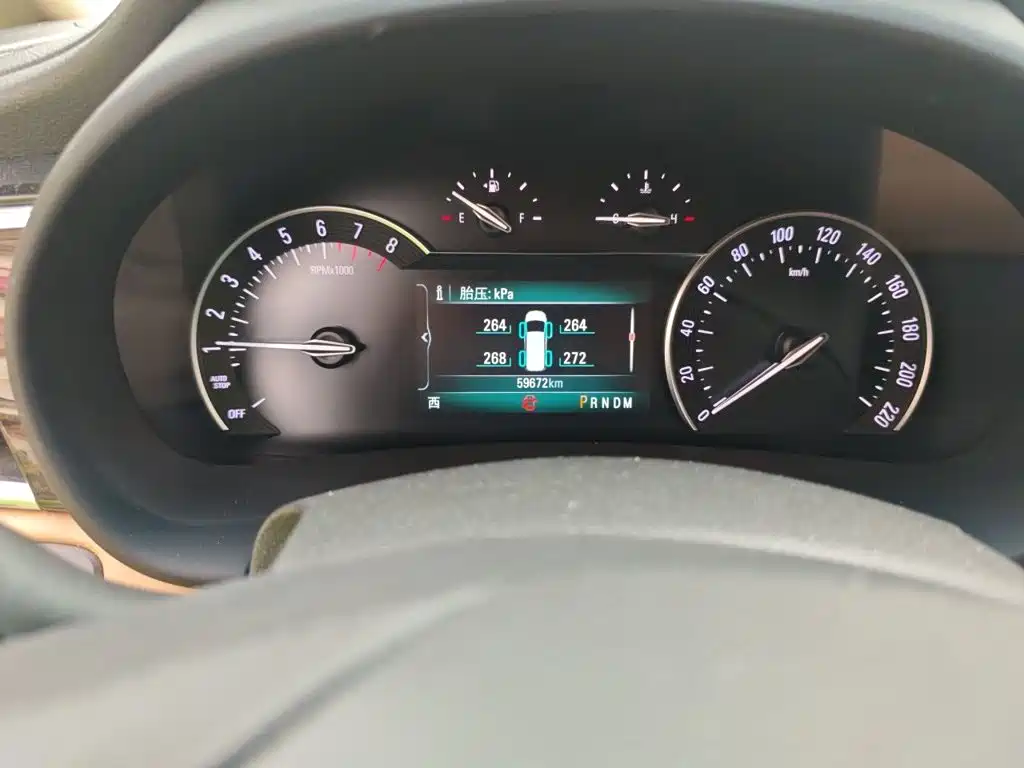 Buick GL8 ES 28 T Luxury CN-V