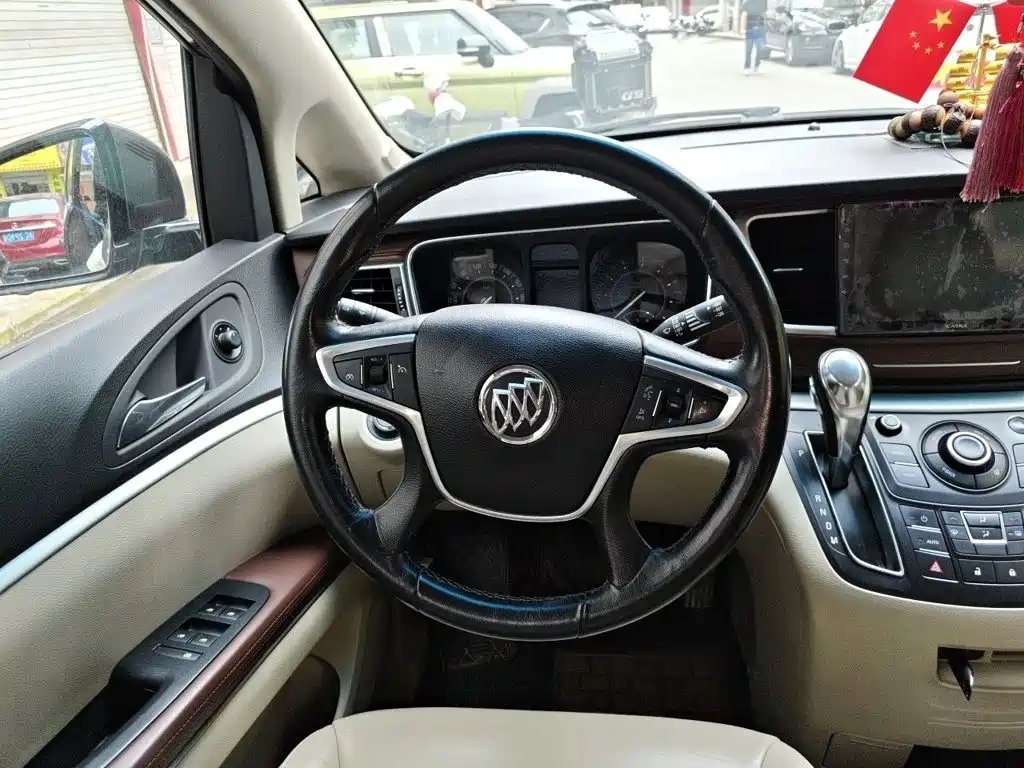Buick GL8 25 S Luxury CN-V