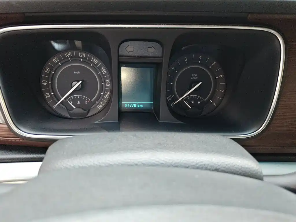 Buick GL8 25 S Luxury CN-V